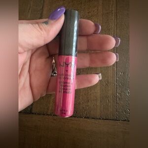 NYX matte pink lipgloss lipstick new sealed Addis Ababa pink